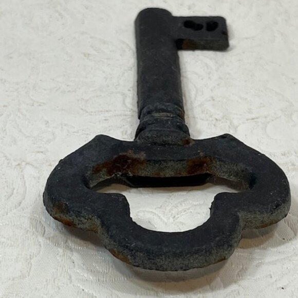 VTG Cast Iron Hanging Skeleton Key Wall Accent Decor Rustic 4.5"x2.5" - Picture 9 of 12